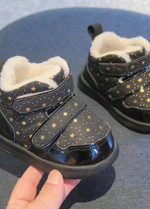 Дитячі зимові черевики на хутрі4 фото