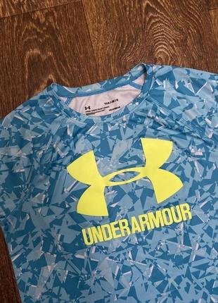 Класна спортивна футболка under armour оригінал2 фото