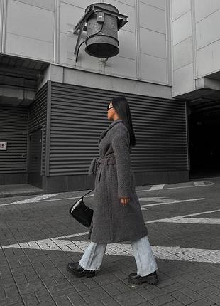 Теплая зимняя шубка с поясом