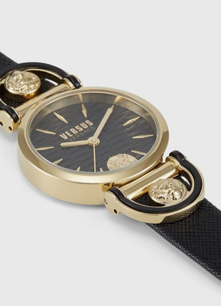 Годинник versus versace