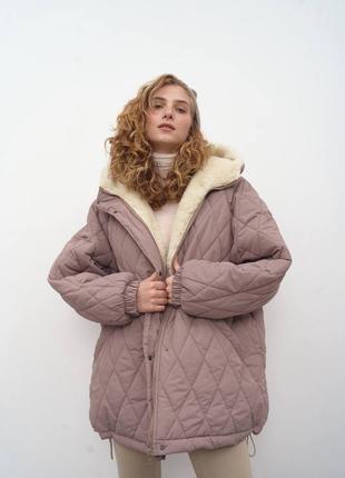 Зимний бомбер на овчине, зимняя куртка, куртка оверсайз, стеганая куртка, стеганный бомбер, курточка с капюшоном1 фото