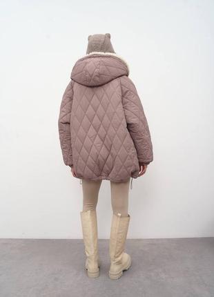 Зимний бомбер на овчине, зимняя куртка, куртка оверсайз, стеганая куртка, стеганный бомбер, курточка с капюшоном7 фото