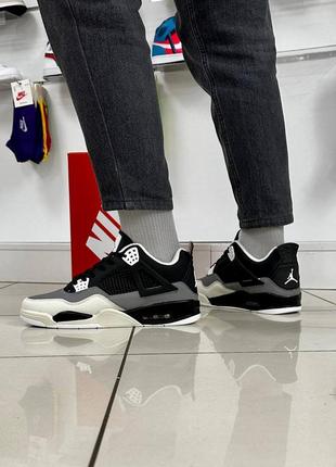 Кроссовки nike air jordan 4  retro