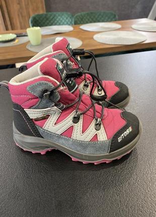 Треккинговые ботинки снегоходы детская обувь1 фото