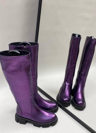 Фиолетовые блестящие сияющие сапоги трубы из эксклюзивной натуральной кожи