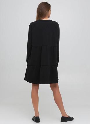 Крутое платье кэжуал свободное с двухярусной юбкой черного цвета от monki 44-488 фото