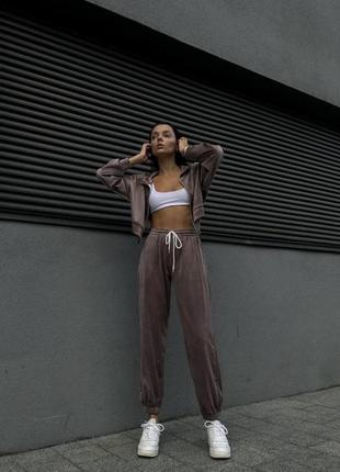 Женский костюм черный велюр3 фото