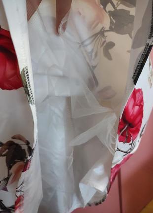 Платье с принтом с фатиновым подкладом5 фото