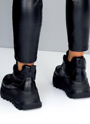 Черные женские кроссовки3 фото
