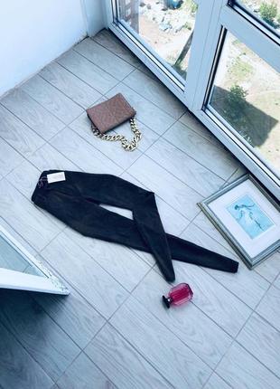 Брюки stradivarius з етикеткою