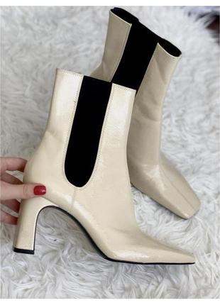 Бежевые, лаковые сапоги zara