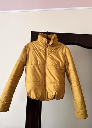 Осенняя куртка горчичного цвета1 фото