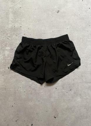 Женские спортивные шорты nike dri fit размер l
