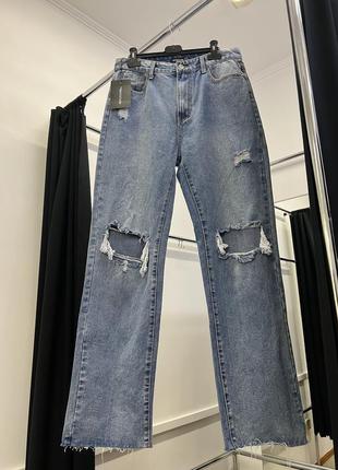 Натуральные коттоновые качественные актуальные прямые плотные джинсы с разрезами prettylittlething6 фото