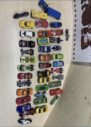 Продаю машинки hot wheels