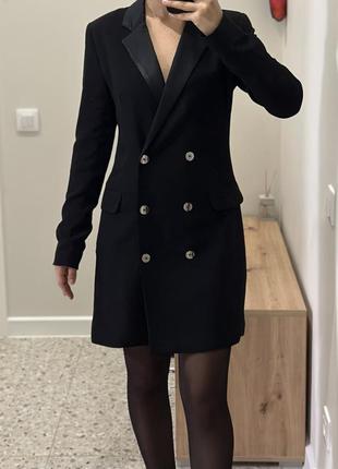 Черное платье bershka