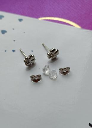 Срібні сережки-цвяшки 925 проби з цирконієм чотирилисник