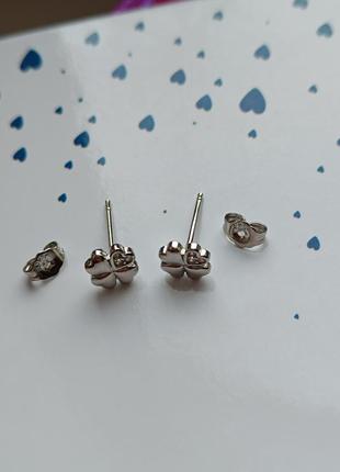 Срібні сережки-цвяшки 925 проби з цирконієм чотирилисник