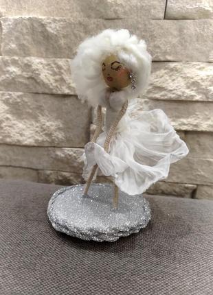 Сувенірна лялька мерлін2 фото