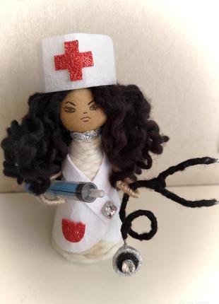 Сувенірна лялька медик3 фото
