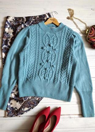 Красивый вязаный свитер