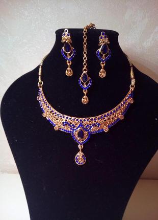Комплект индийских украшений колье тикка сережки под золото с красными камнями3 фото