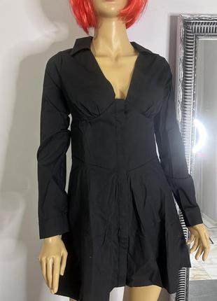 Шикарное черное платье с классным вырезом2 фото