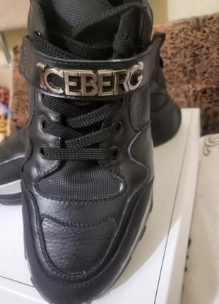 Женские кроссовки iceberg
