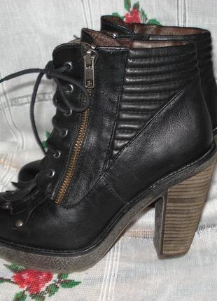 Супер черевики чорного кольору,100%шкіра,р. 37