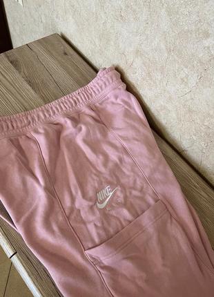 Женские спортивные штаны nike air pink cargo pants карго8 фото