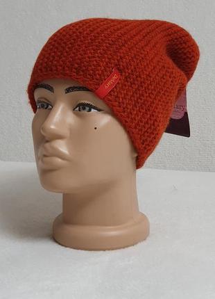 Стильна та тепла жіноча шапка теракотового кольору2 фото