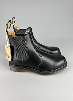Кожаные ботинки челси мартенсы dr.martens 2976