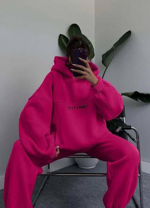 Дуже стильний, теплий та якісний жіночий спортивний прогулянковий костюм на кожен день на флісі: джоггери + худі з кишенею та капюшоном