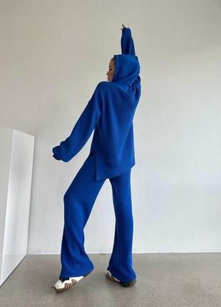 Идеальный стильный синий женский костюмчики на осень из теплой мягкой ткани в рубчик 20232 фото