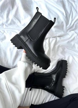 Жіночі черевики leather tractor black знижка sale / smb