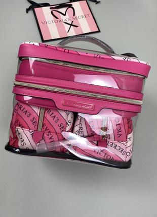Набор косметичек 4-in-1 train case beauty bag set pink swirl victoria’s secret