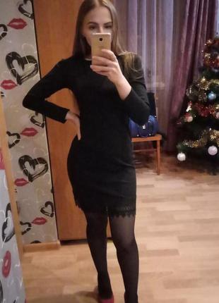 Классическое черное платье с кружевом хс-с