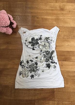 Майка белая с принтом. длинная майка со стразами.нарядная туника. красивая туника