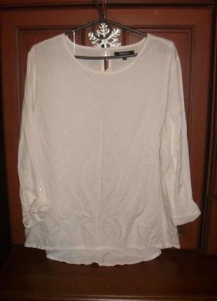 Новенька кремова блузочка з біркою прямого покрою.