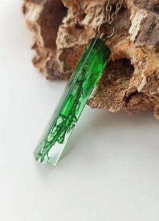 Кулон кристалл с частицей леса