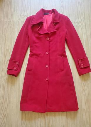 Пальто женское красное 38 размер
