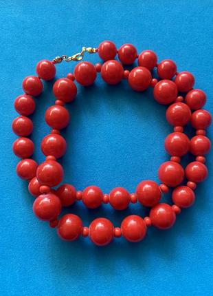 Винтажное крупное стеклянное ожерелье классического красного цвета, советских времен