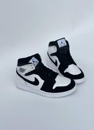 Air jordan retro snow panda