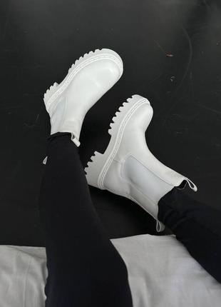 Жіночі шкіряні черевики на флісі white leather tractor boots2 фото