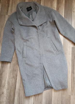 Пальто польського бренду top secret 36 розмір в хорошому стані. в складі є вовна.