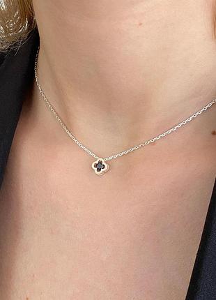 Серебряное колье 925 пробы с золотой пластиной 375 пробы, черный куб.цирконий, клевер ванклиф, подвеска