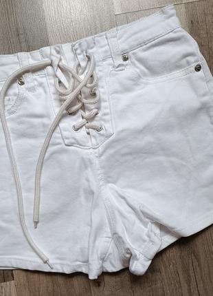 Продам шорты джинсовые, в идеальном состоянии белые, fb sister, xxs1 фото