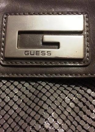 Оригинальная сумочка бренда guess, без дефектов и потертостей, в носке несколько раз, состояние новой.дуж3 фото