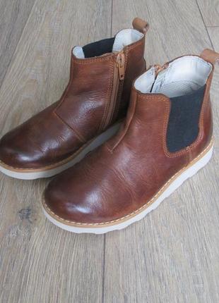 Clarks (27,5) кожаные детские деми ботинки челси