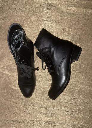 Женские кожаные ботинки на каблуке miratti2 фото